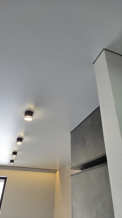 Натяжні Стелі та Сучасне освітлення