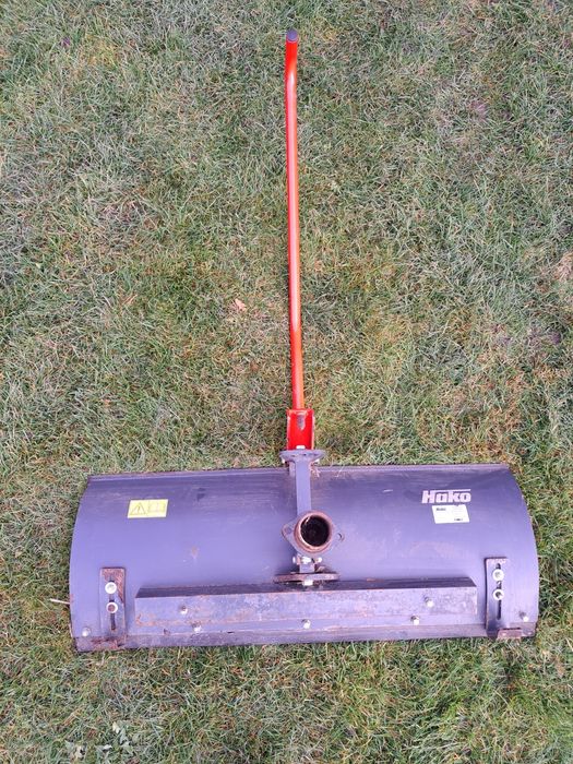 Pług do zamiatarki Hako