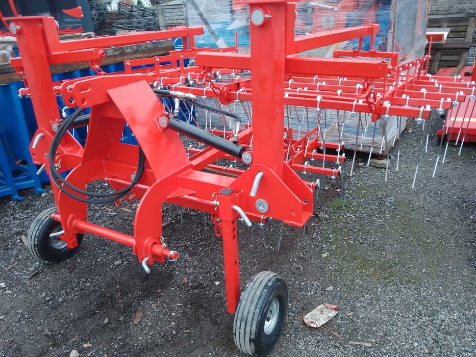 Paleciak na tylni TUZ ciągnika rolniczego widły do palet widła