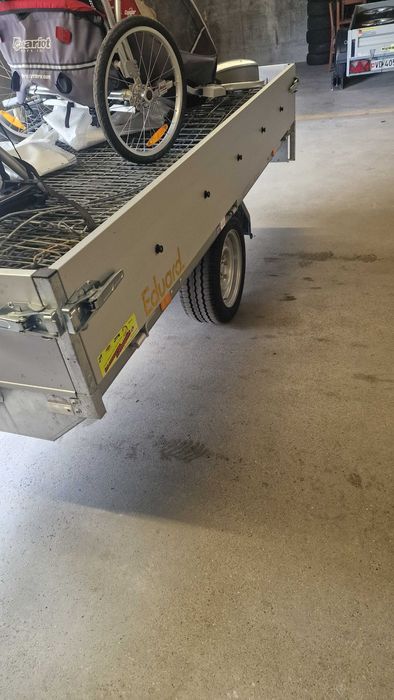À venda dois reboques em excelente estado com tudo a funcionar