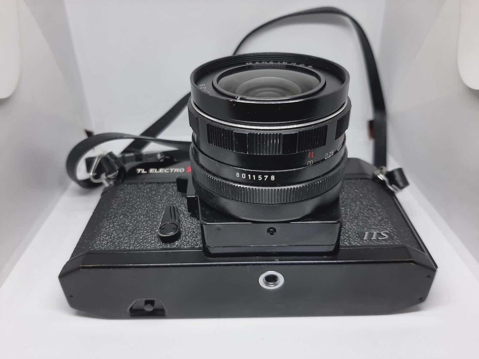 Aparat YASHICA -ELECTRO AX + Pentacon auto - 2.8/29