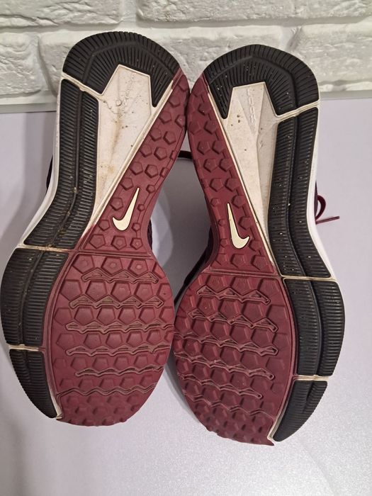Підліткові кросівки Nike Air Zoom Winflo 5,р 38,5