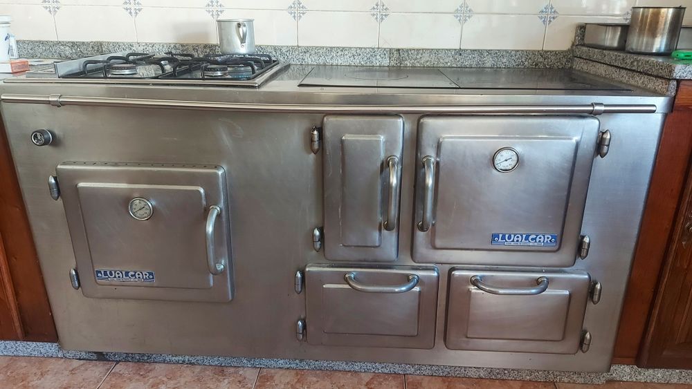 Fogão de lenha com aquecimento