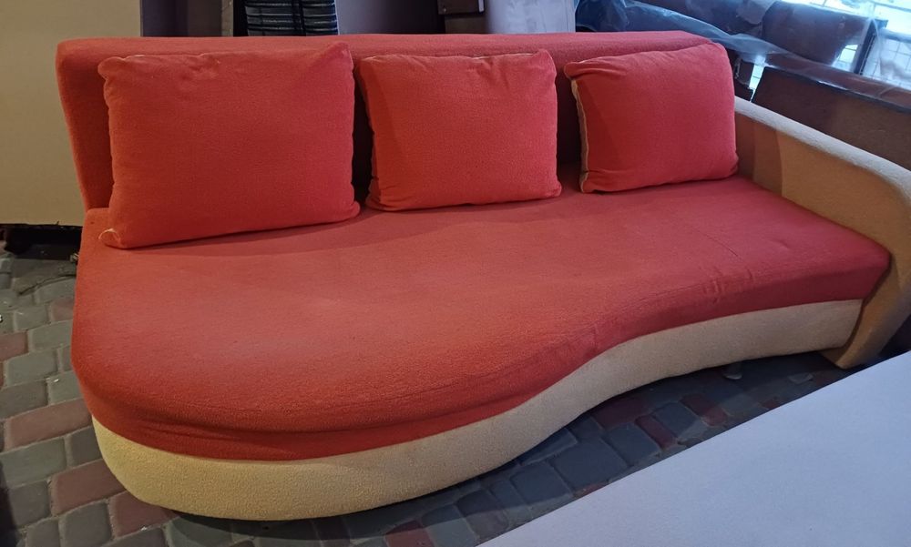 Продам диван еврокнижку.