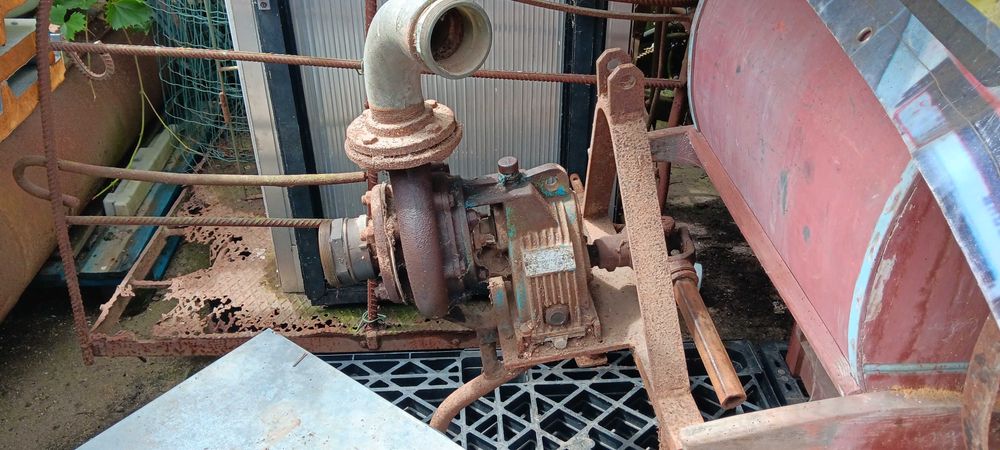 Bomba de tirar água de trator