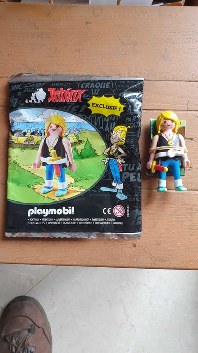 Boneco Playmobil que acompanhava o último livro do Astérix.