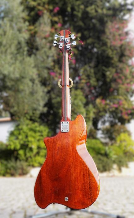 Ovation Magnum II bass