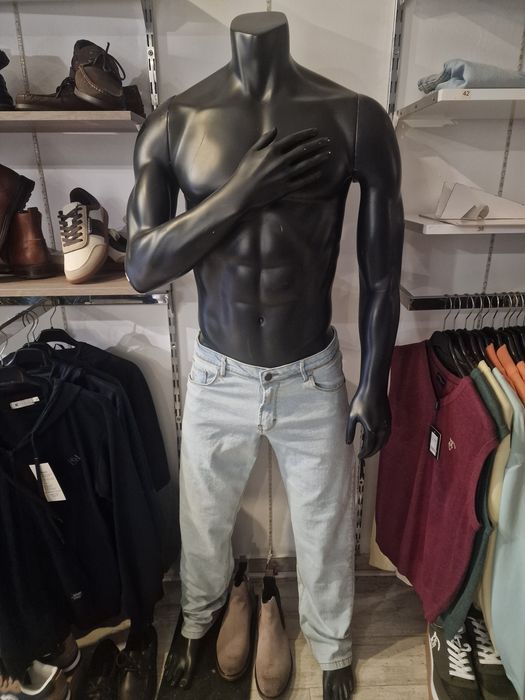 Manequim homem cor preta Nike