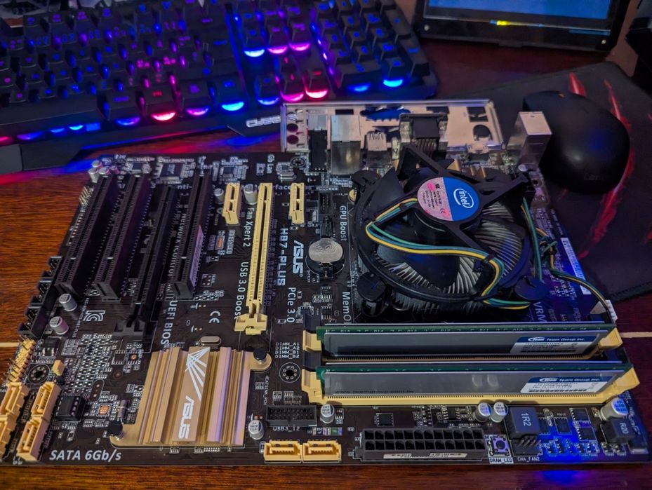 Комплект материнська плата, процесор, оперативка