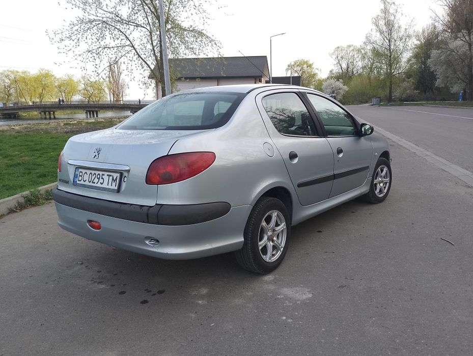 Продам Peugeot 206