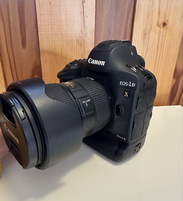 Canon EOS 1D X Mark II з обʼєктивом Canon EF  24-70mm