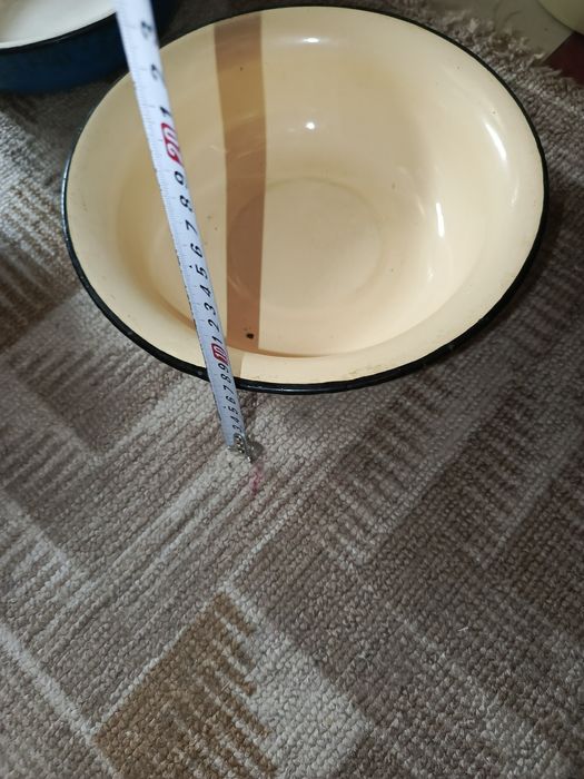 Новые эмалированные миски