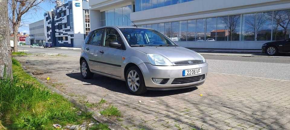 Ford Fiesta só 150.000klm com Ar Condicionado