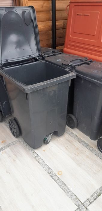 Pojemnik kubeł kontener na wodę na śmieci deszczówkę 370 litrów