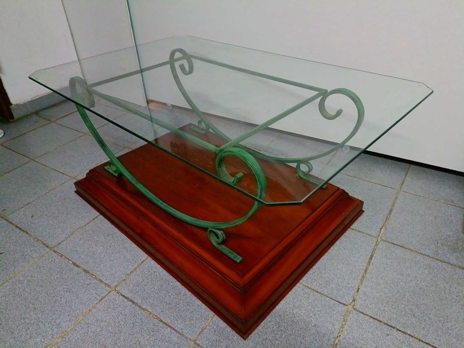 Mesa de Sala de Estar de Cerejeira e Ferro com Vidro