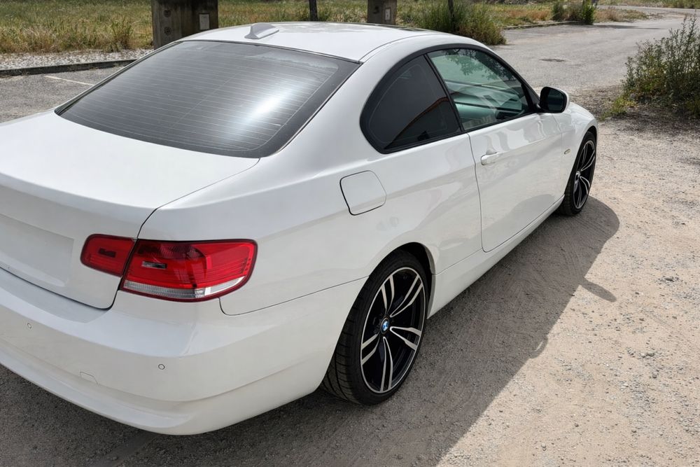 Bmw 320    Coupe