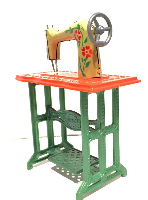 Máquina de costura  antiga da PEPE -  Estado de nova