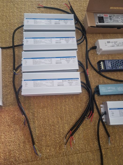 Wyprzedaż Nowe zasilacze zesfaw Bergmen,MeanWell,Led line prime 360W, 300W,200W  9 sztuk,nowe i raz podlaczone do testu i  odlaczone.