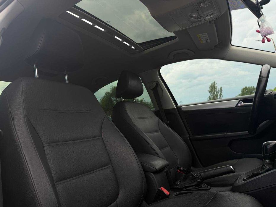 Volkswagen Jetta 2012, 2.0 дизель, автомат