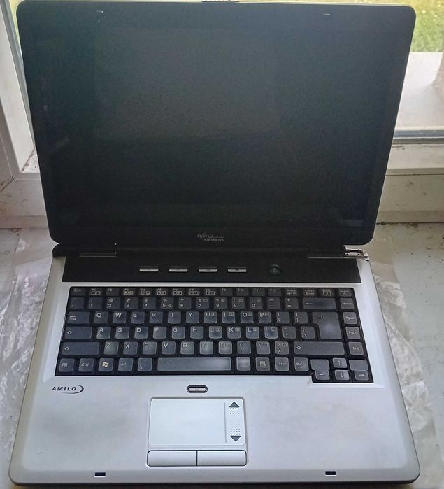 (16) laptop Fuitsu Siemens Amilo M1437G