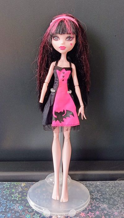 Monster High Draculaura Die-Ner.