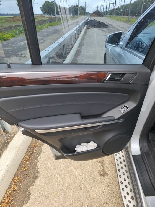 Автомобиль Мерседес 164 бензин 3,5
