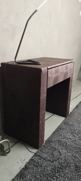 Mesinhas de cabeceira forradas pele