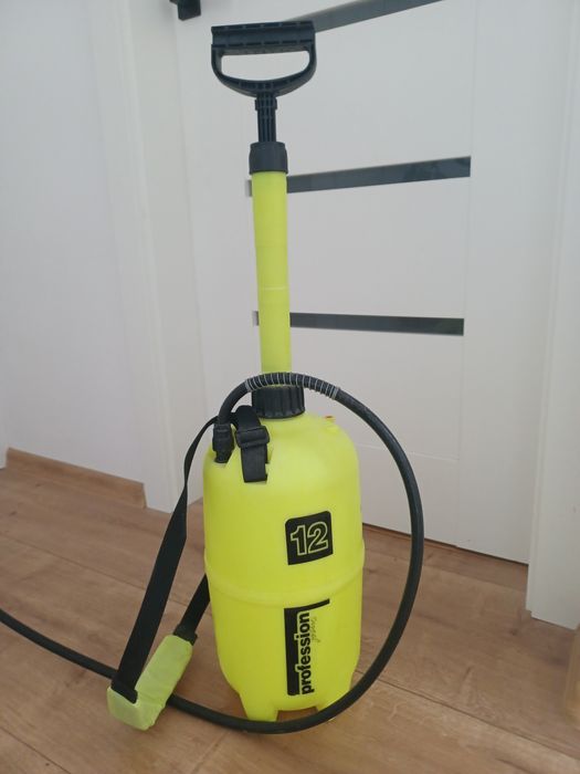 Opryskiwacz ręczny.