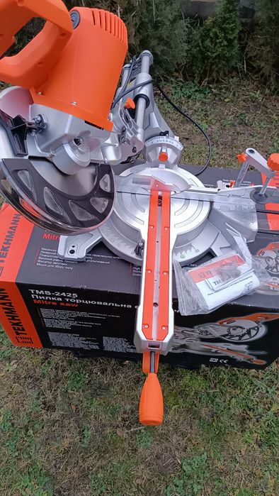 ПИЛА торцовочная TEKHMANN TMS-2425
