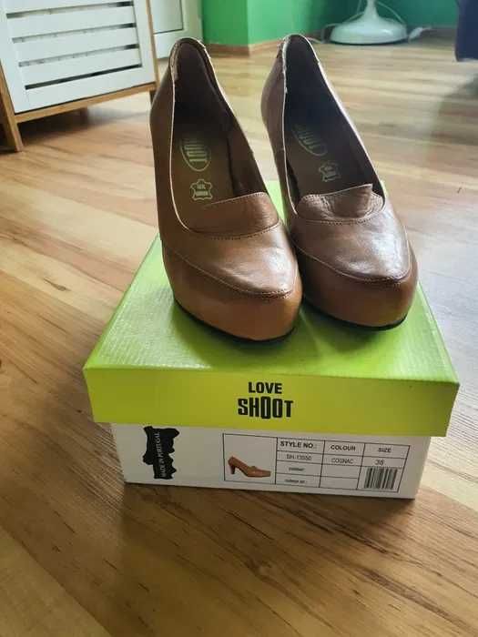 Czółenka Shoot 38 skórzane