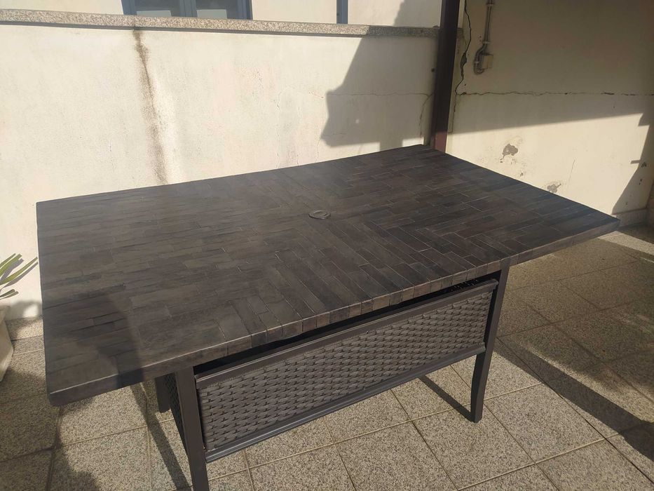 Conjunto mesa e cadeiras jardim