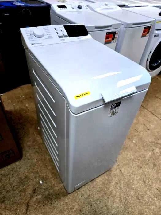 Вертикальна пральна машинка Electrolux EWT1136 бу стан топ стиральная
