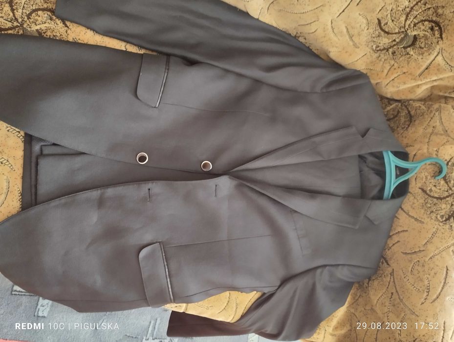 Чоловічий класичний костюм