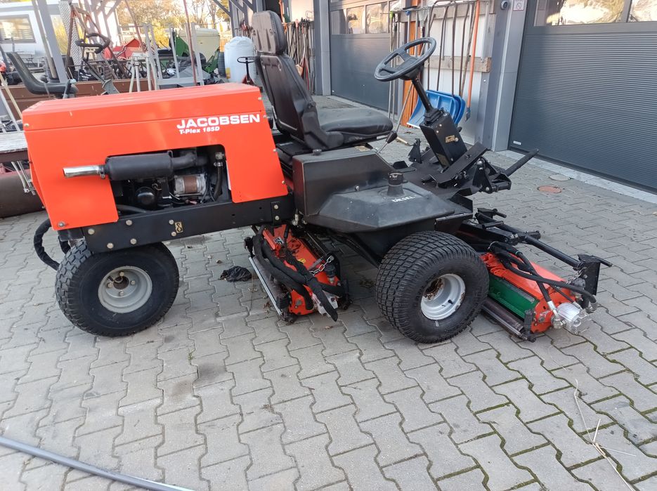 Kosiarka wrzecionowa Jacobsen T-Plex 185D