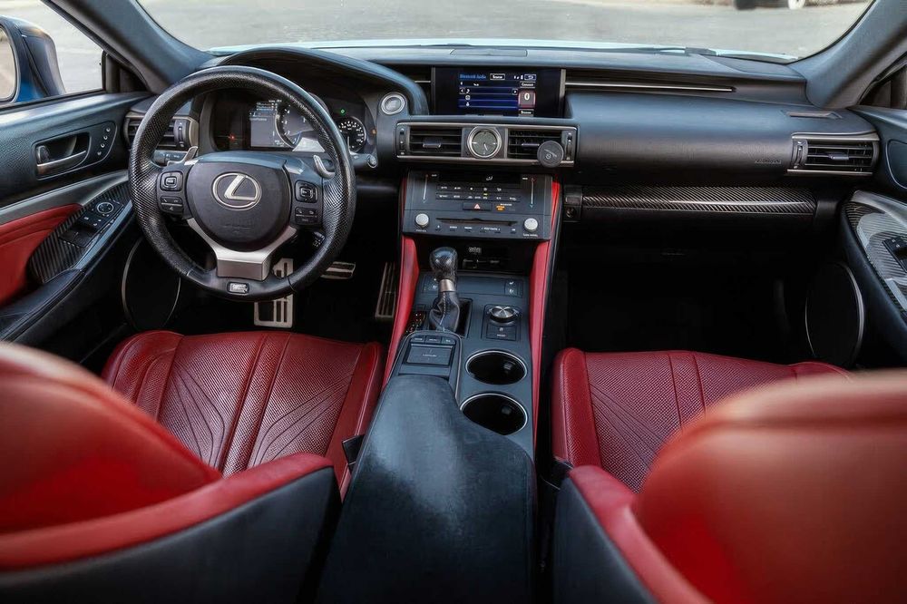 Lexus RC-F      2017