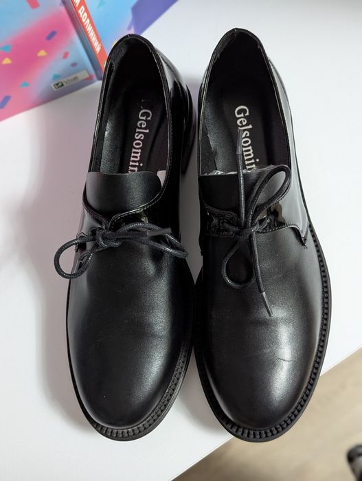 Туфлі з натуральної шкіри