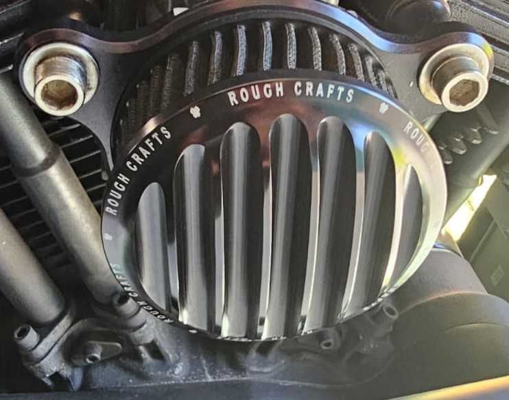 Harley Davidson Sportster 883 em estilo Bobber Custom