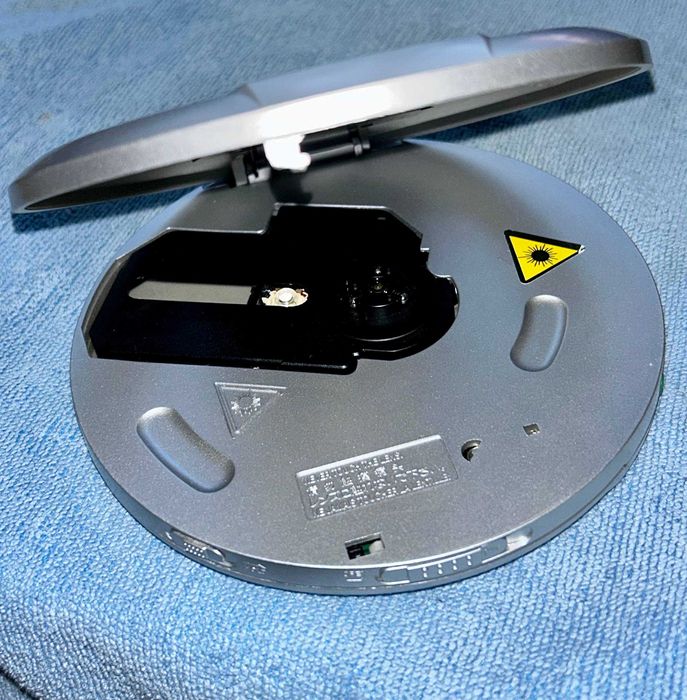 CD плеер Matsui CD306