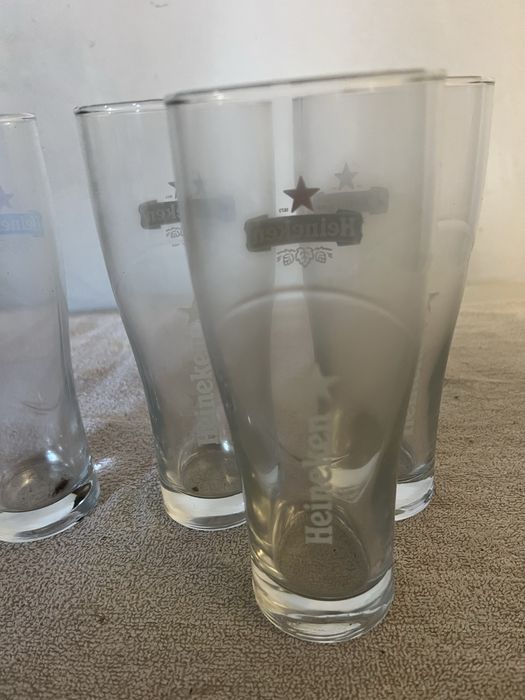 11 copos de cerveja heineken