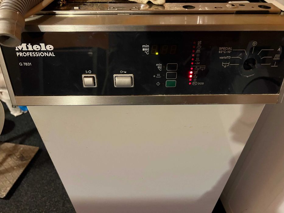 Zmywarka Miele profesional G7831 termodezynfektor na części