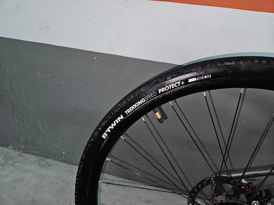 Bicicleta Trekking e Gravel Riverside 700  em ótimas condições