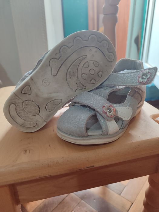 Дитячі босоніжки на дівчинку