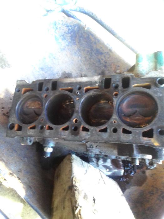 Запчастини двигуна