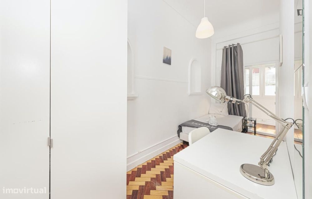 Quarto - localizado em Lapa Lisbon