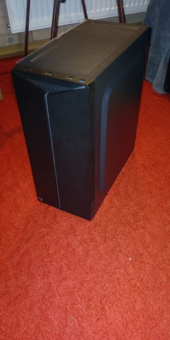 Obudowa Aerocool SPLIT RGB Mid Tower – prawie nowa, folia na panelu