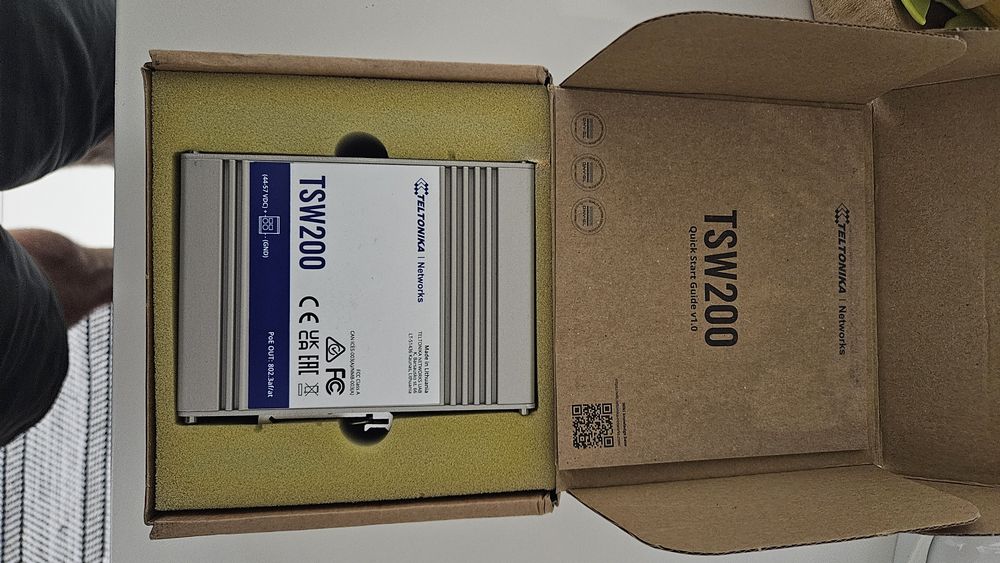 Switch przemysłowy TELTONIKA TSW200