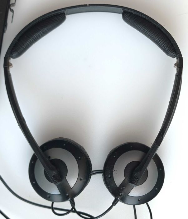 Słuchawki używane Sennheiser PXC 250 z aktywną redukcją szumów otoczenia.