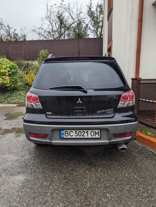 Для військового Mitsubishi Outlander 2.0 benzin 2004