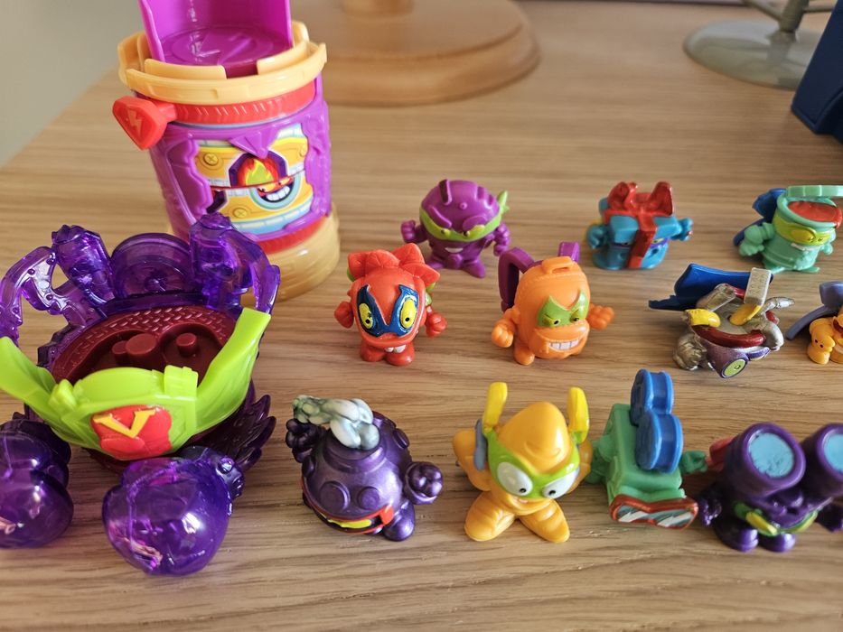 Super zings 15 figurek i 2 dodatki