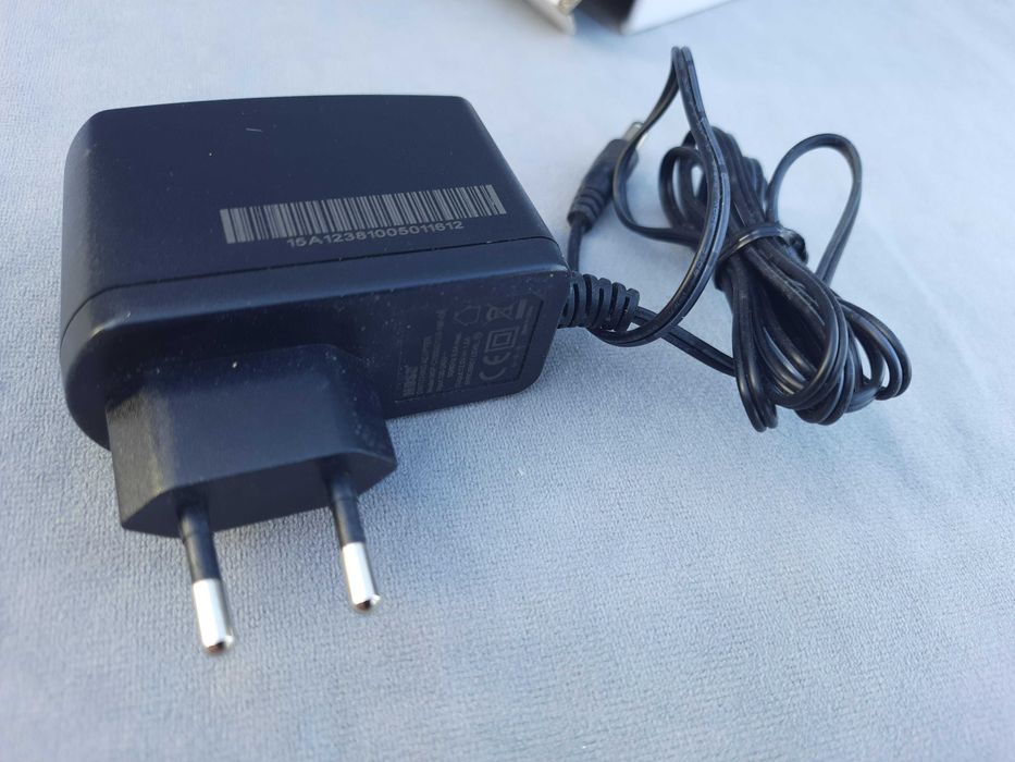 Адаптер Sertec ST-T4/9V*2000mA (18 Ватт) на планшеты